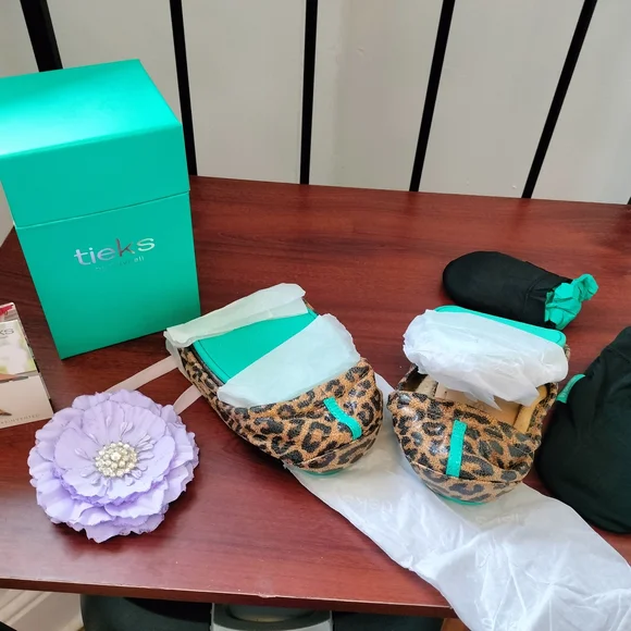 Tieks Leopard Print Flats - Picture 8 of 10